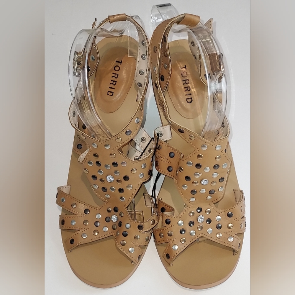 NWOB Torrid Camel Heeled Sandals with Metal Embellishments with flaws - Picture 6 of 8
